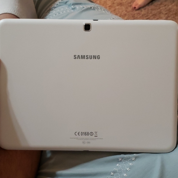 Galaxy Tab 3 10.1" - Picture 2 of 4